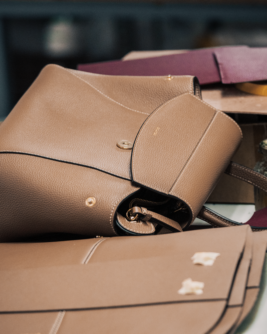 HOW TO CHOOSE A HIGH-QUALITY HANDBAG: A COMPREHENSIVE GUIDE